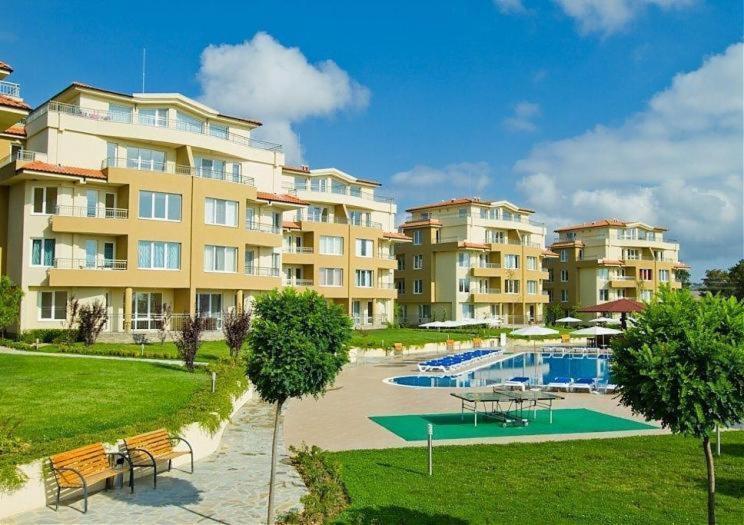 Аппартамент Pines Beach Resort Bjala Kültér fotó